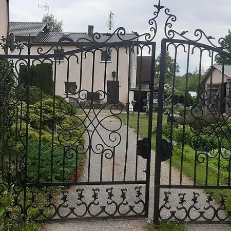 Viesu Nams "Laimes Pakavs" Hotel Straupe Exterior foto